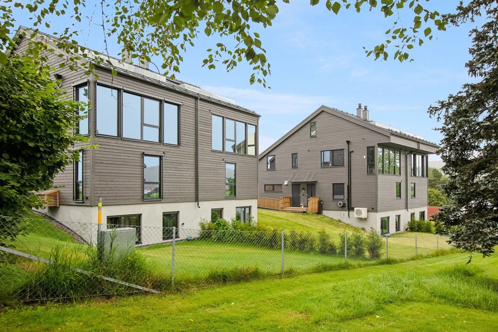 Nyoppførte tomannsboliger på Lørenskog